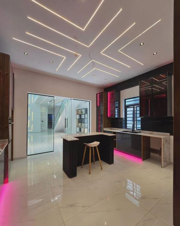 WELL-BUILT 4-BEDROOM DETACHED DUPLEX WITH SWIMMING POOL - Image 2