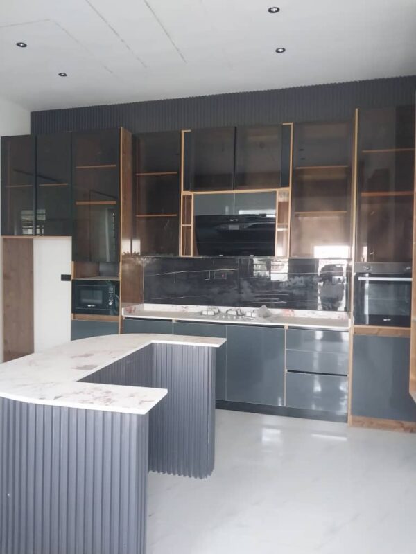 WELL-BUILT 4-BEDROOM DETACHED DUPLEX WITH SWIMMING POOL - Image 3