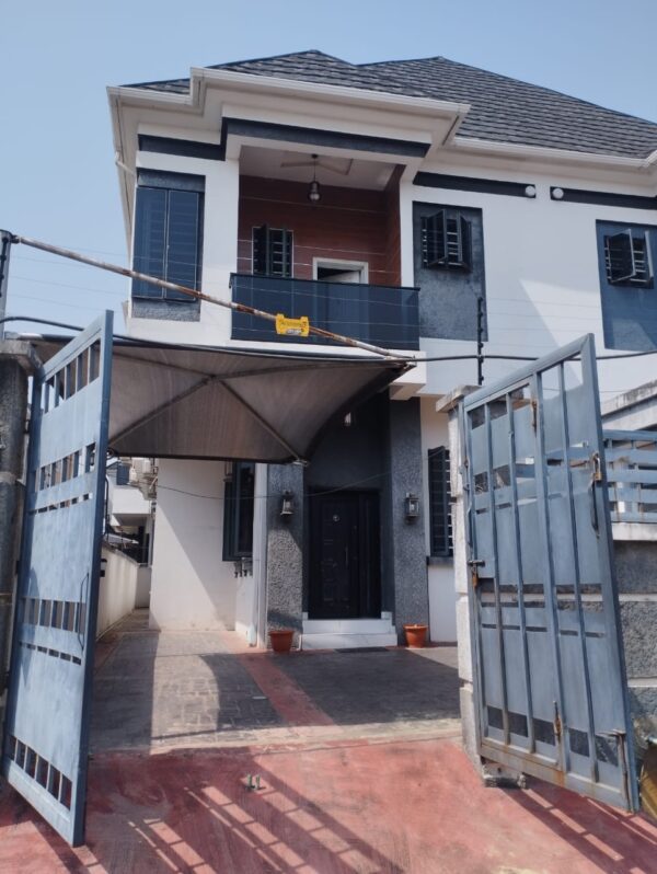 4BEDROOM FULLY FURNISHED SEMI-DETACHED DUPLEX