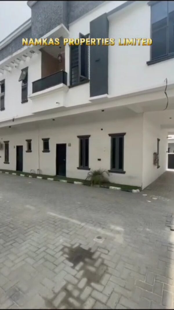 4-BEDROOM SEMI-DETACHED DUPLEX