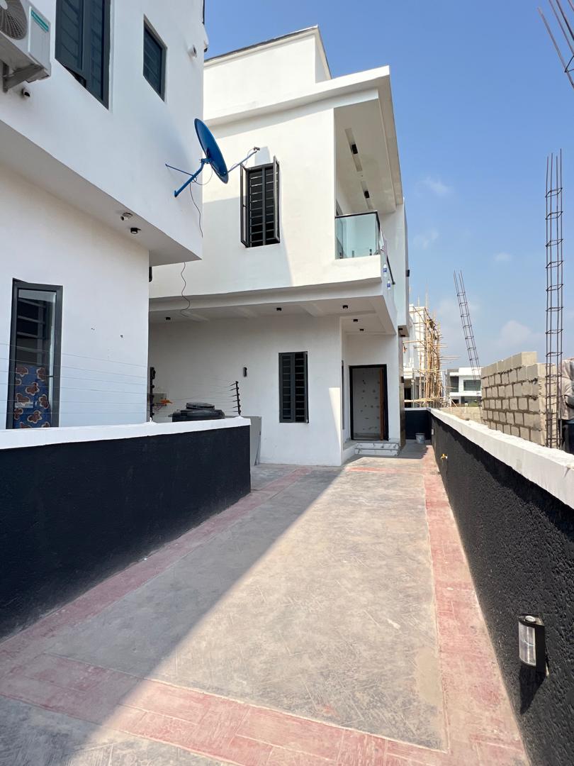 WELL FINISHED AND FITTED 4-BEDROOM SEMI-DETACHED DUPLEX WITH BQ