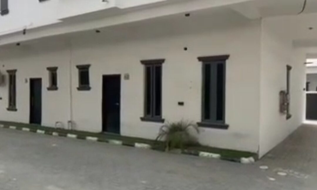 4-BEDROOM SEMI-DETACHED DUPLEX