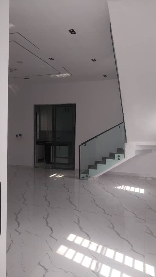 WELL FINISHED 4-BEDROOM DETACHED DUPLEX