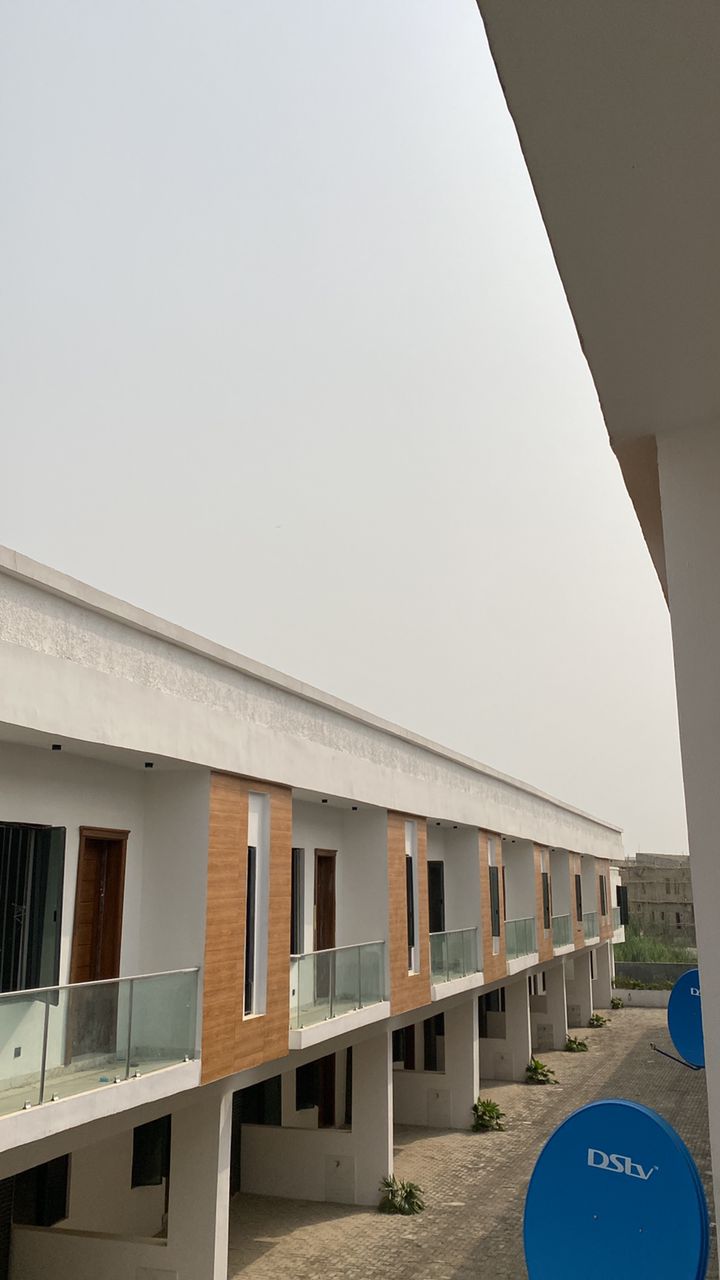 4-bedroom Terrace Duplex House in Western Estate