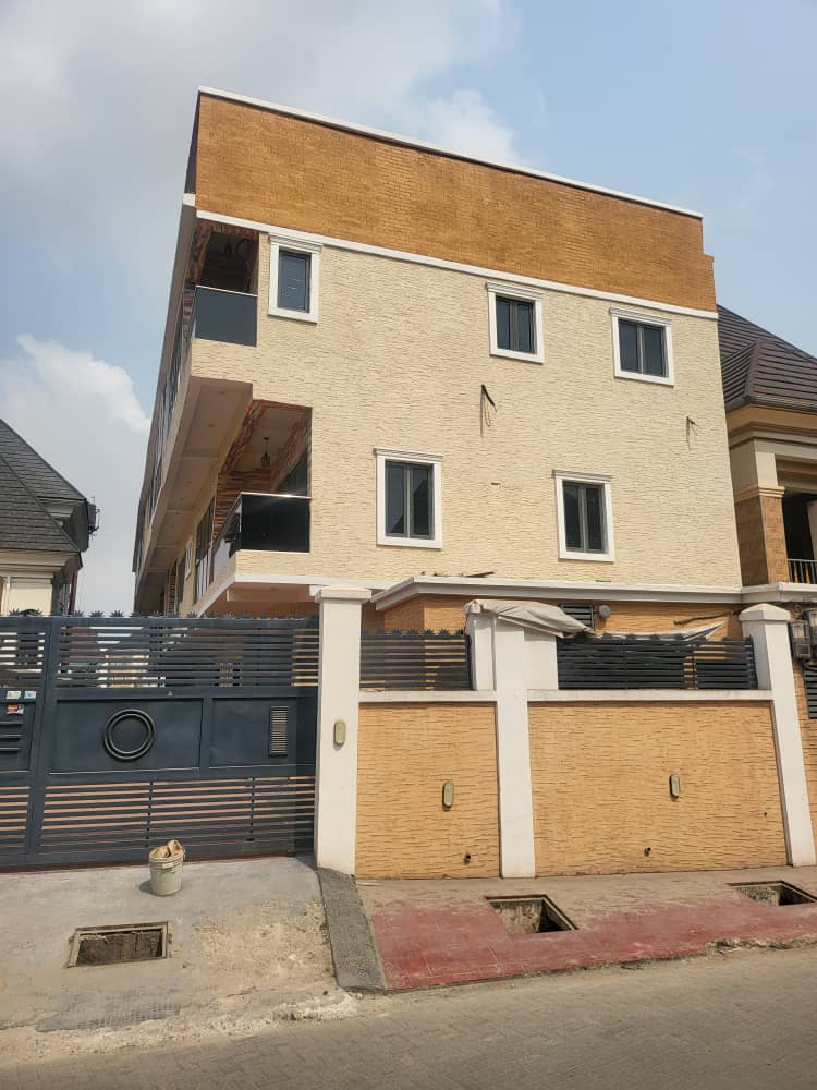 Luxury 5 Bedrooms Fully Detached Duplex with BQ