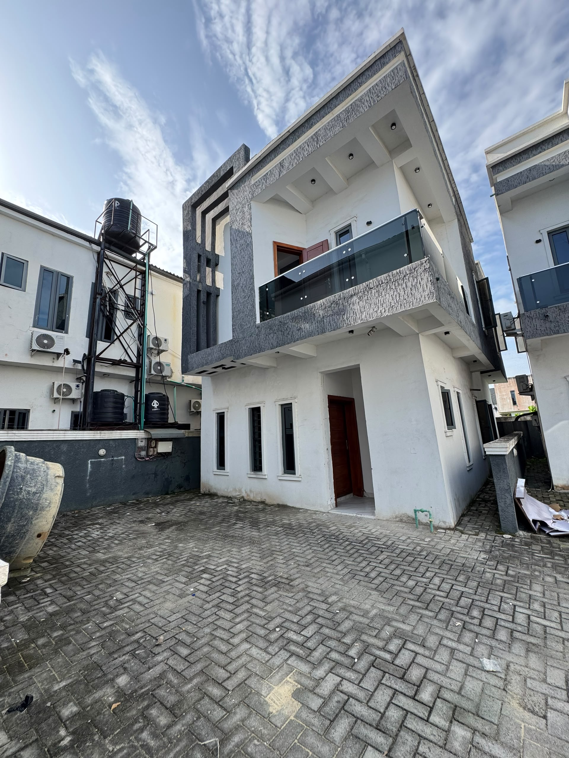 4 Bed Neatly Used FULLY DETACHED DUPLEX + BQ || Orchid Road, Lekki